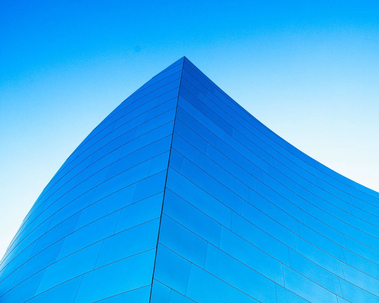 Угол небоскреба обои