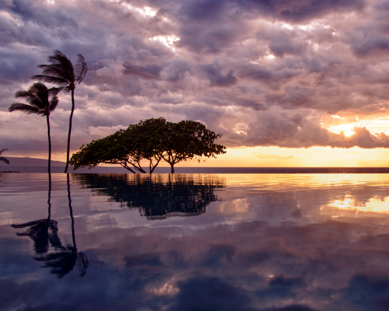 Восход над озером обои