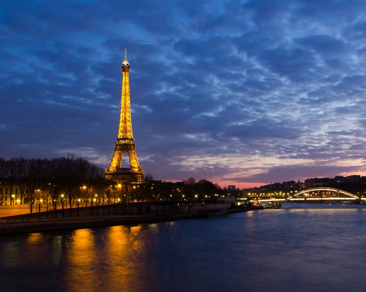 Эйфелева башня в Париже обои