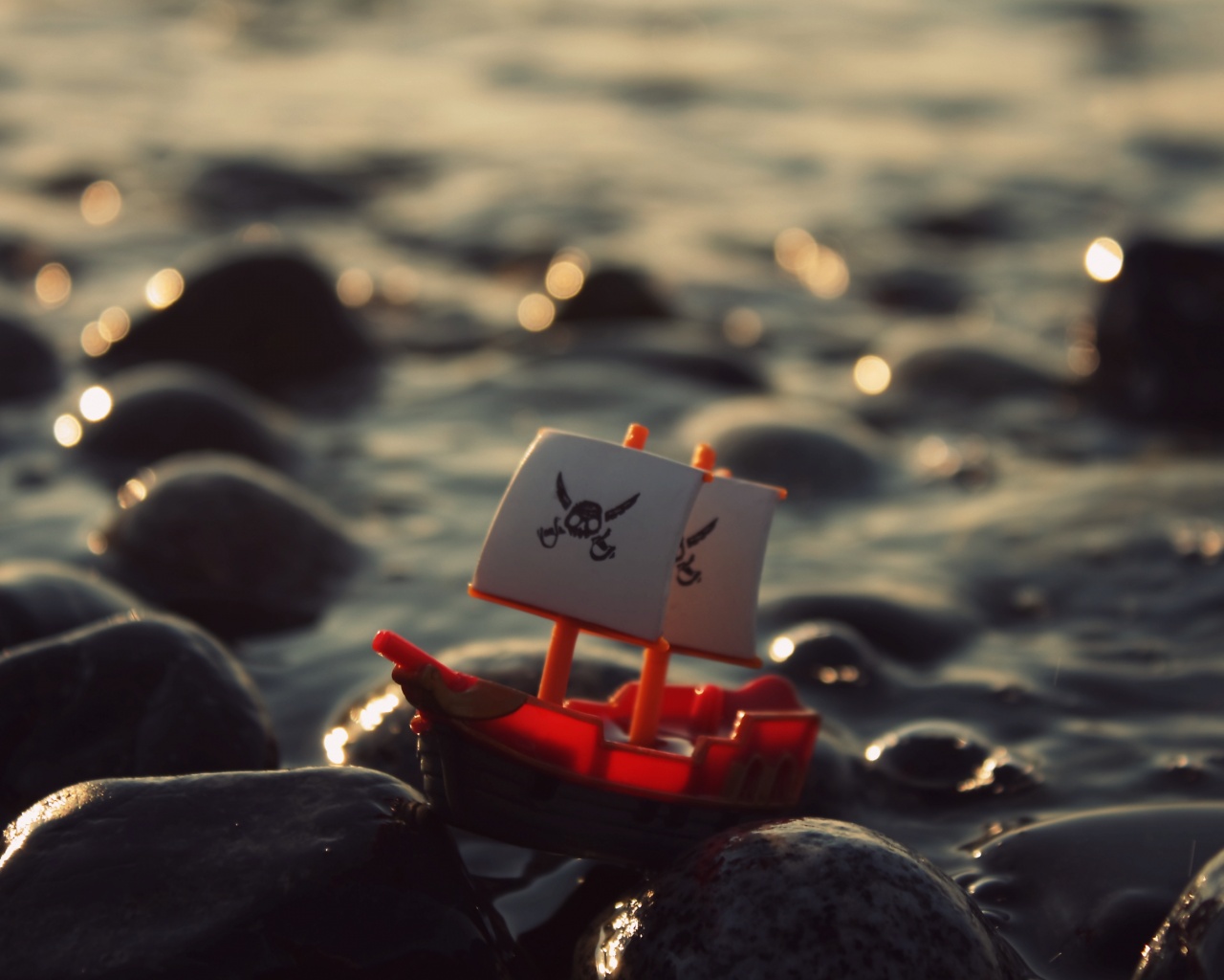 Пиратский корабль на мели обои