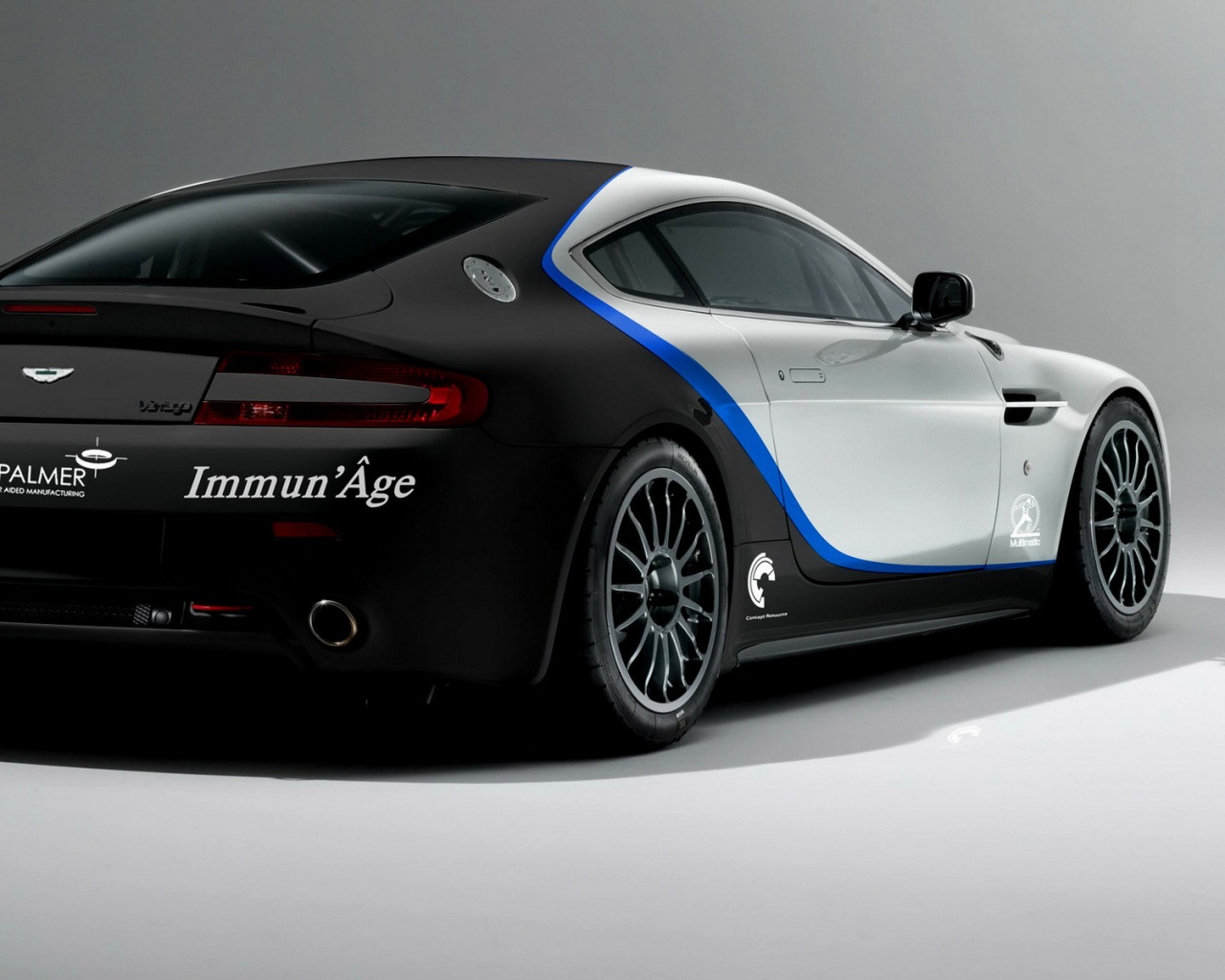 Астон Мартин обои