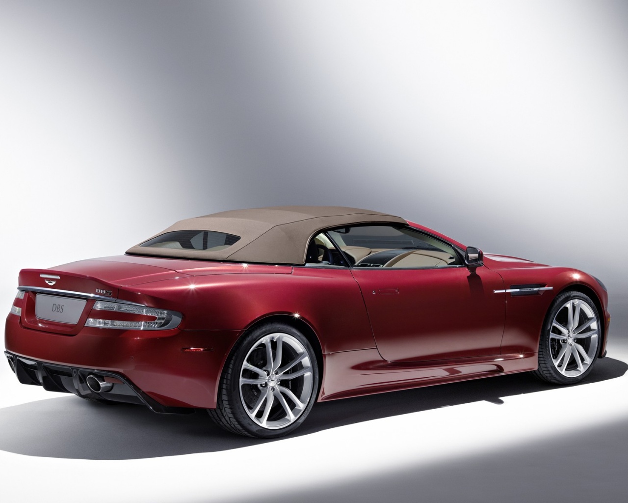 Aston Martin обои