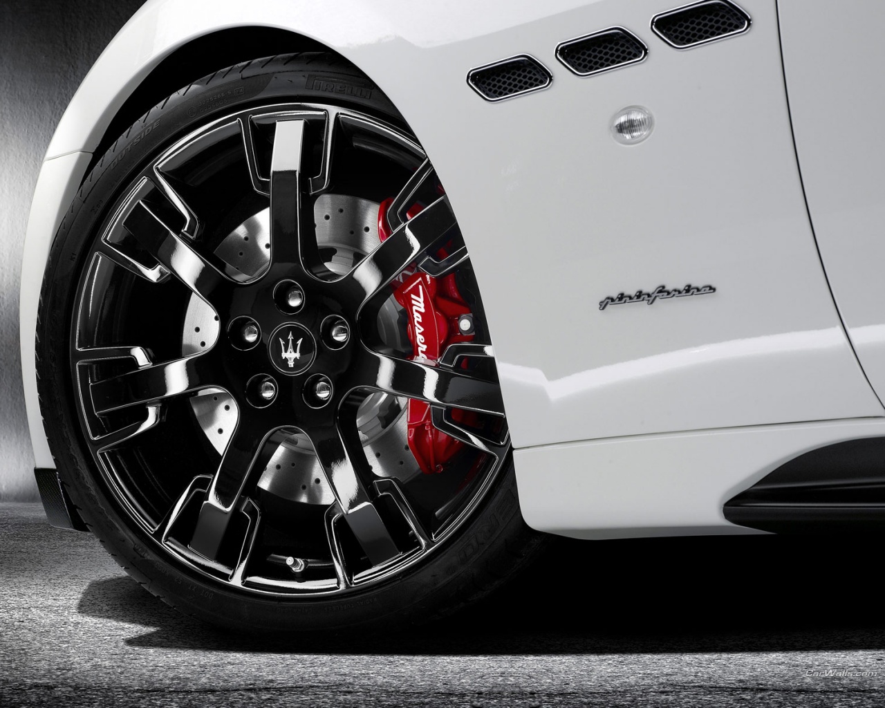 Колесу Maserati Granturismo обои