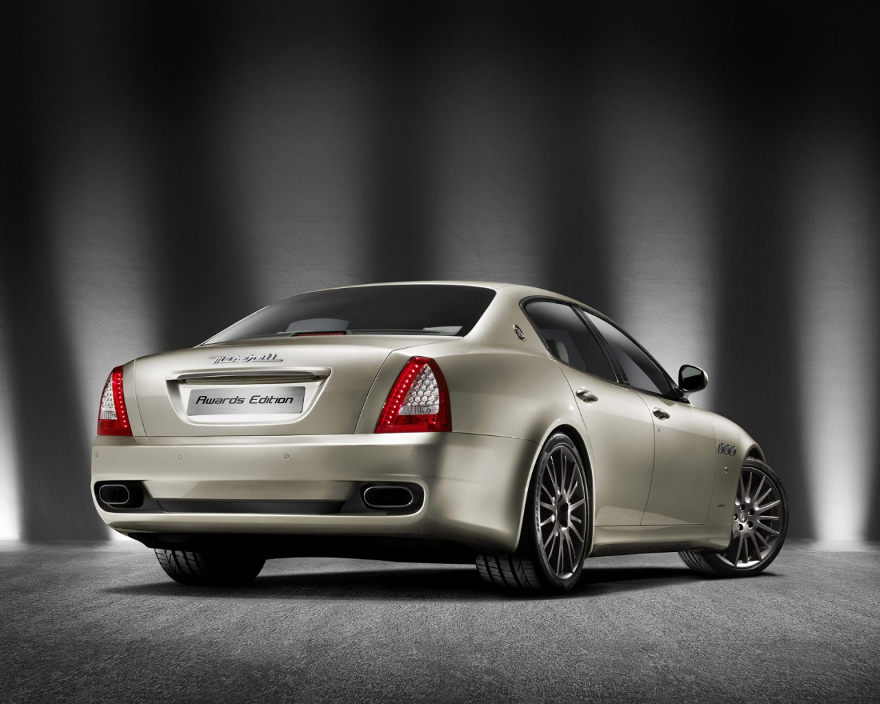 Maserati Quattroporte обои