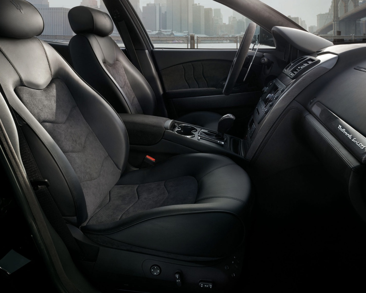 Салон мазерати quattroporte обои