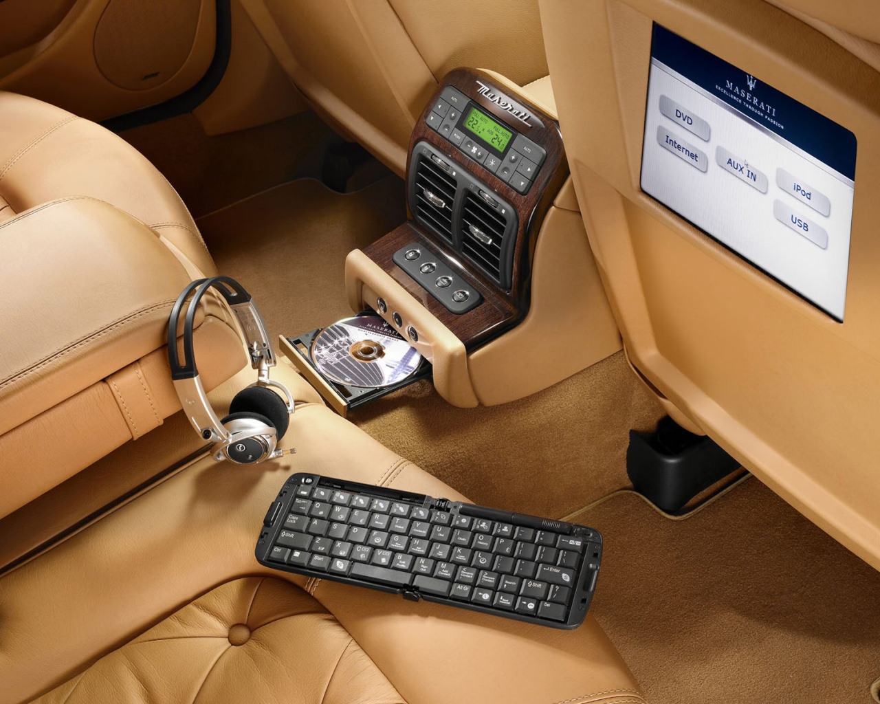 Салон Quattroporte обои