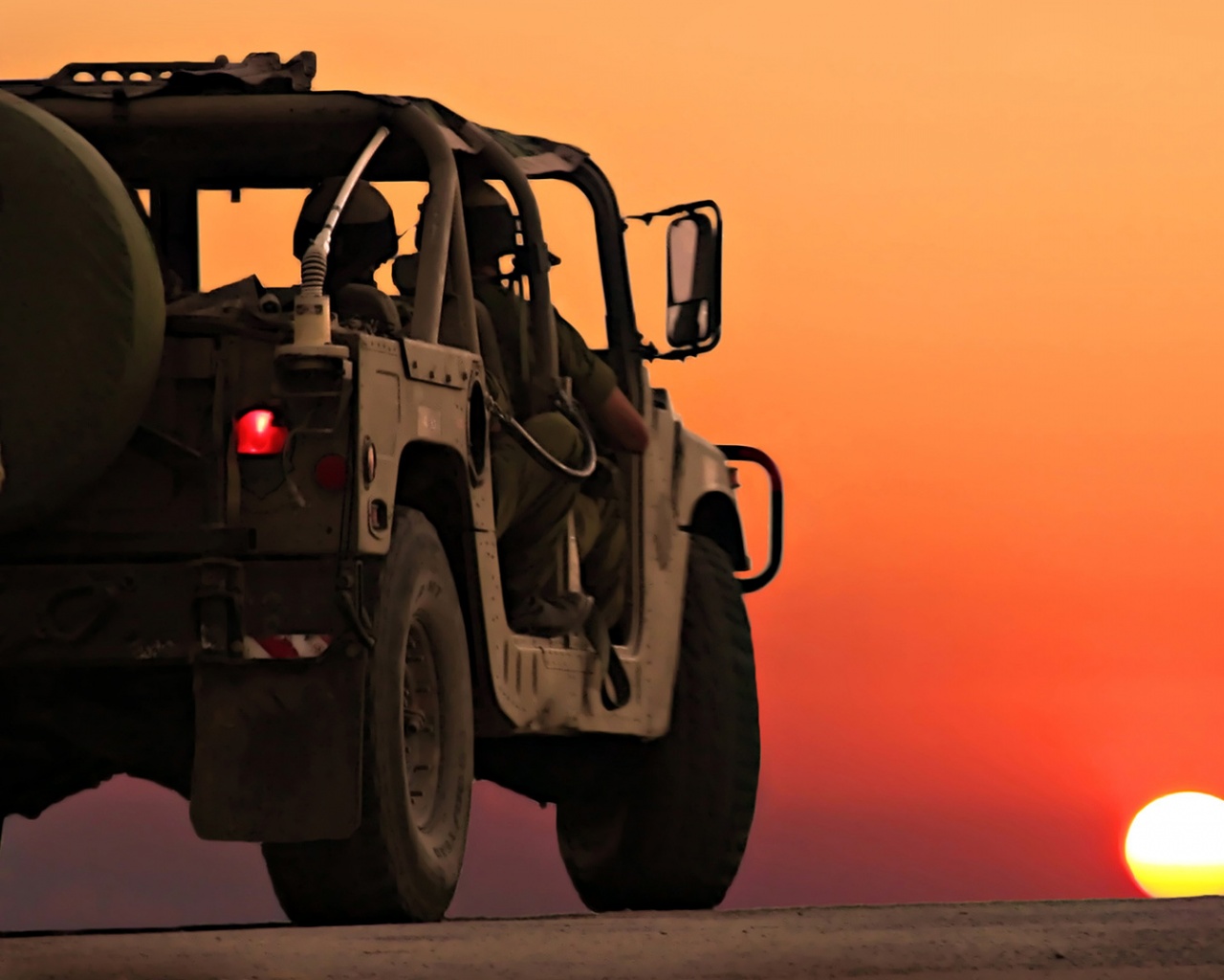 Военный Hammer обои