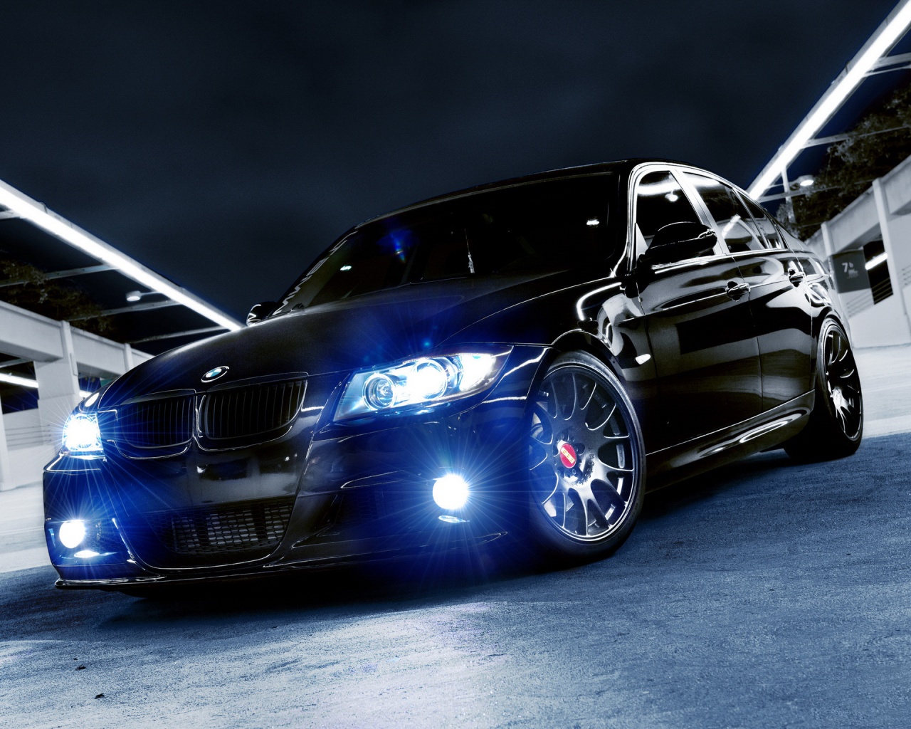 Чёрный БМВ обои