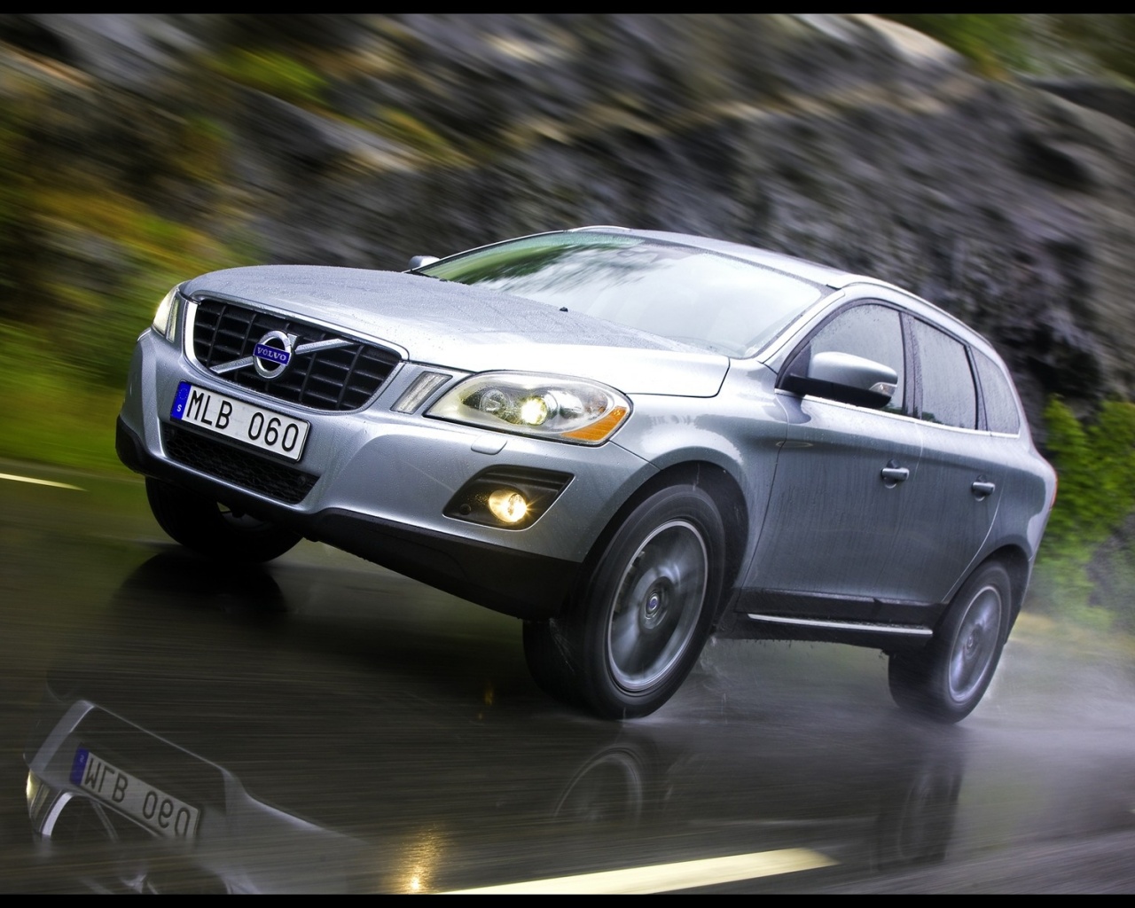 Кроссовер Вольво обои