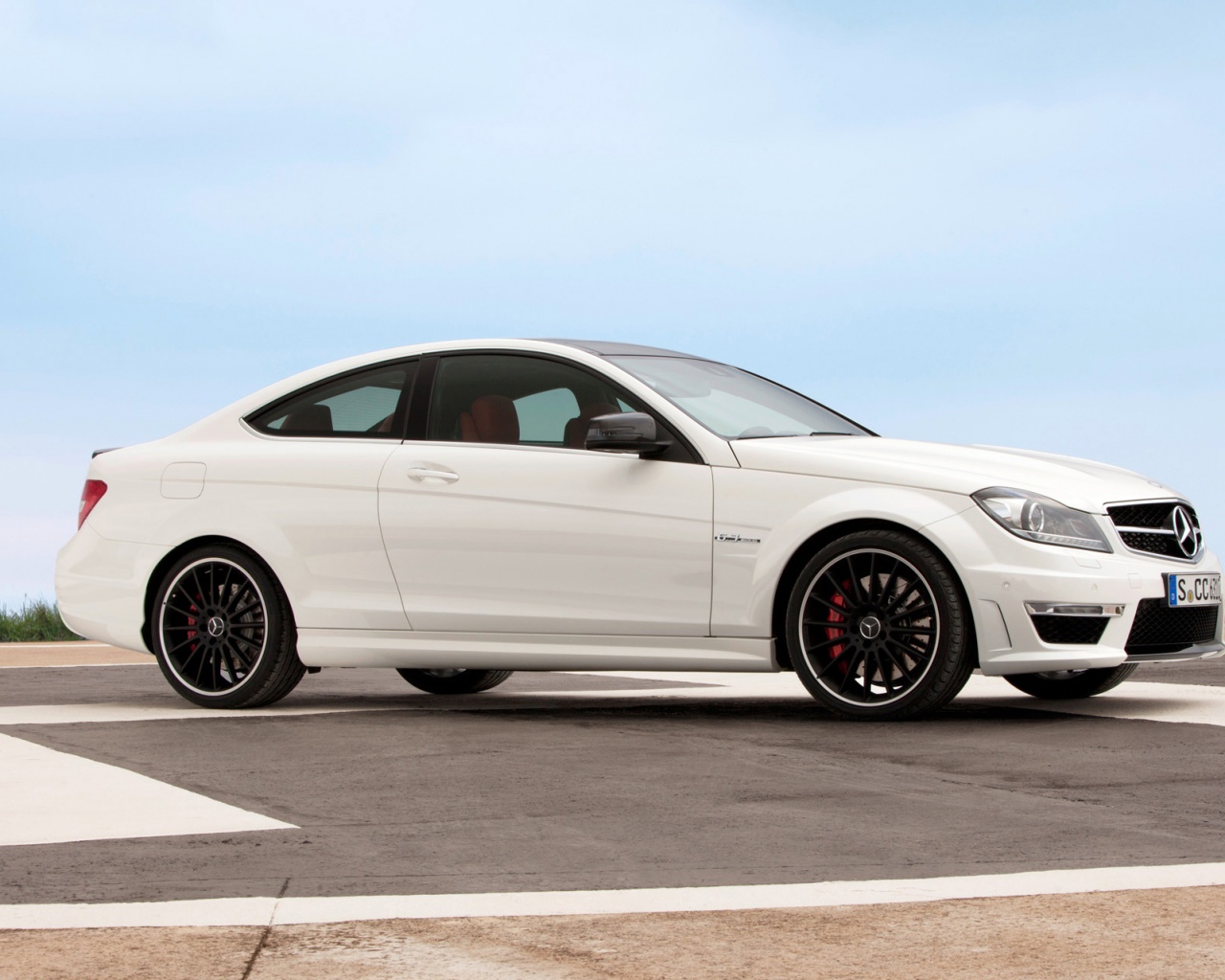 Mecedes C63 обои