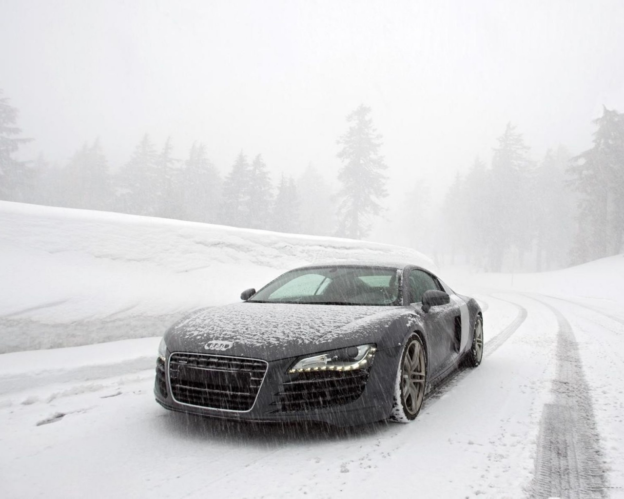 Audi R8 зимой обои