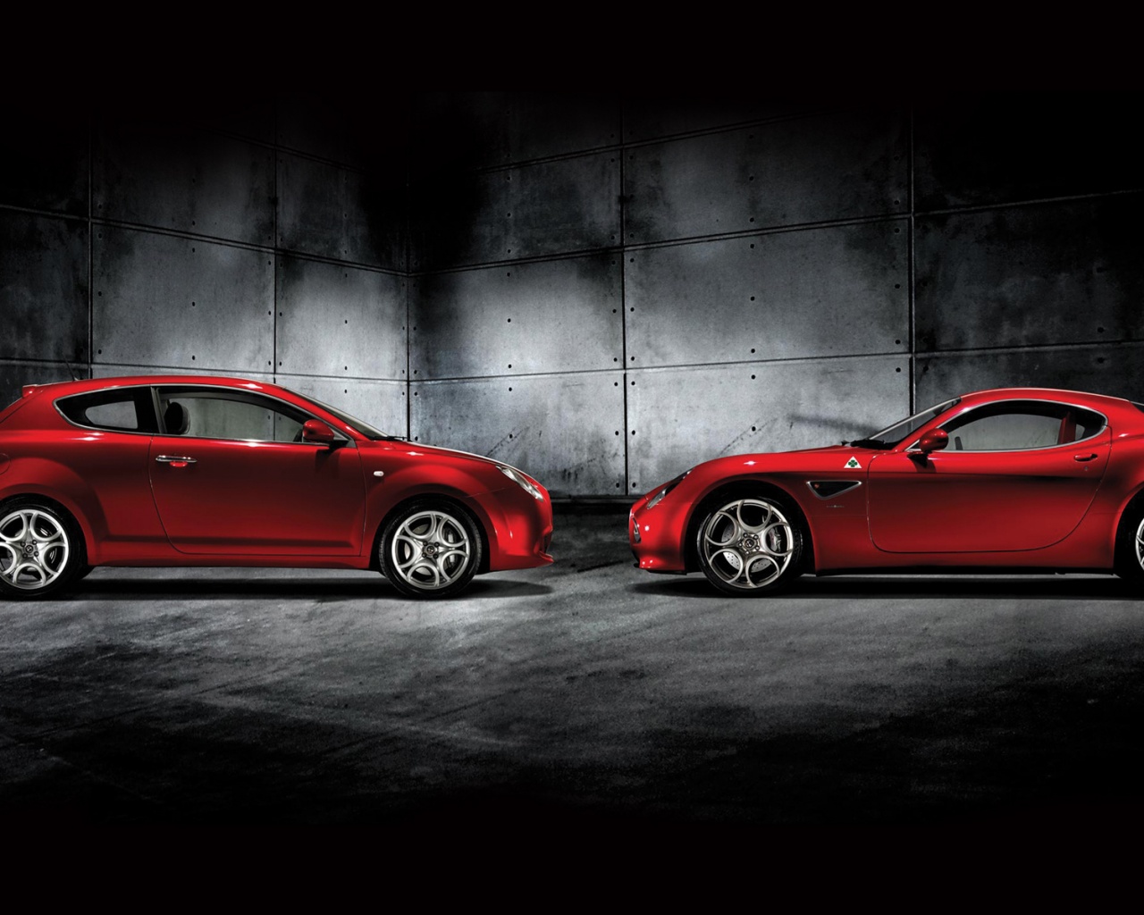 Два альфа ромео с разными кузовами обои