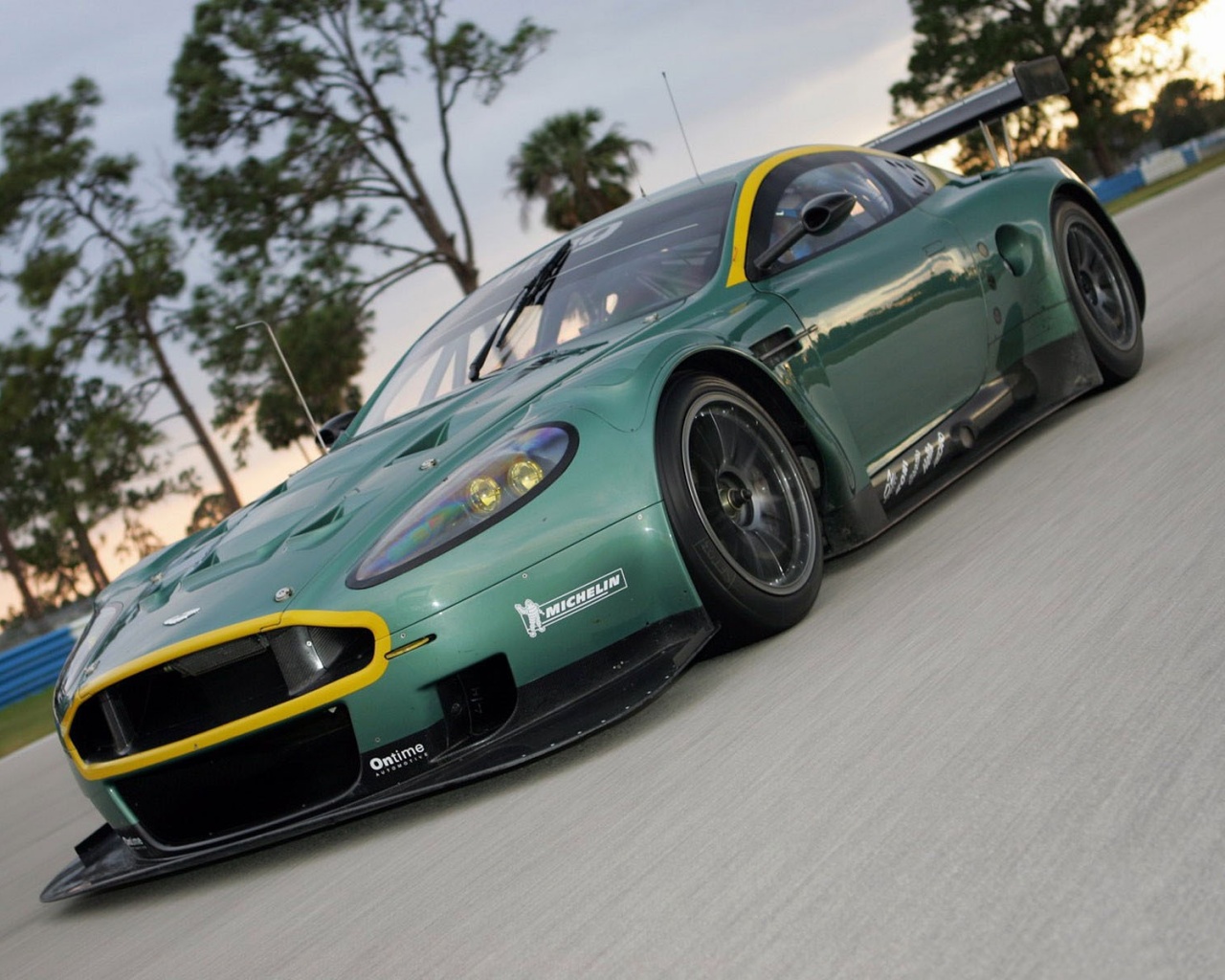 Aston Martin обои