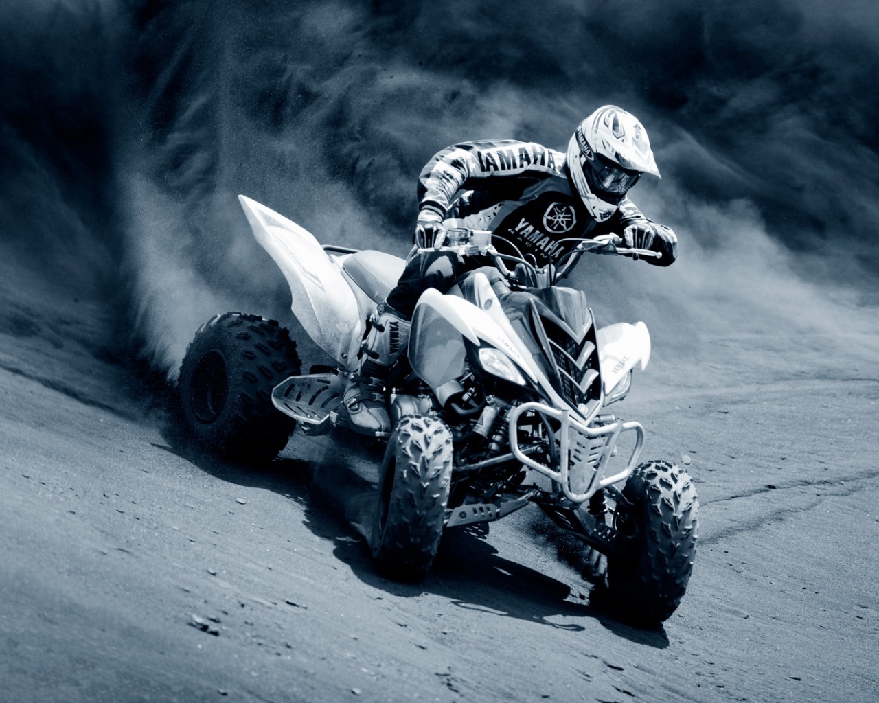 Спортсмен на квадроцикле обои