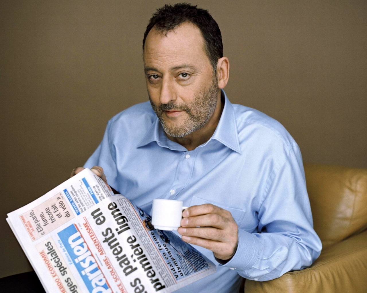 Жан рено пьет кофе обои