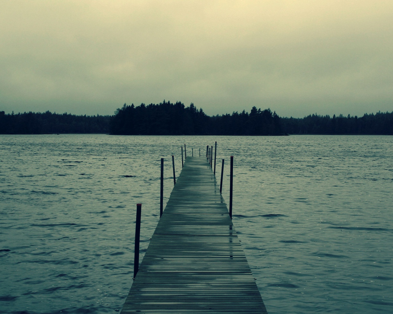 Причал на озере обои