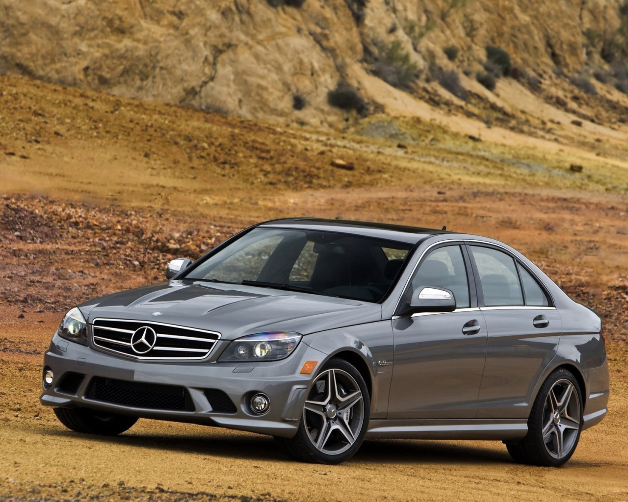 Мерседес в карьере обои