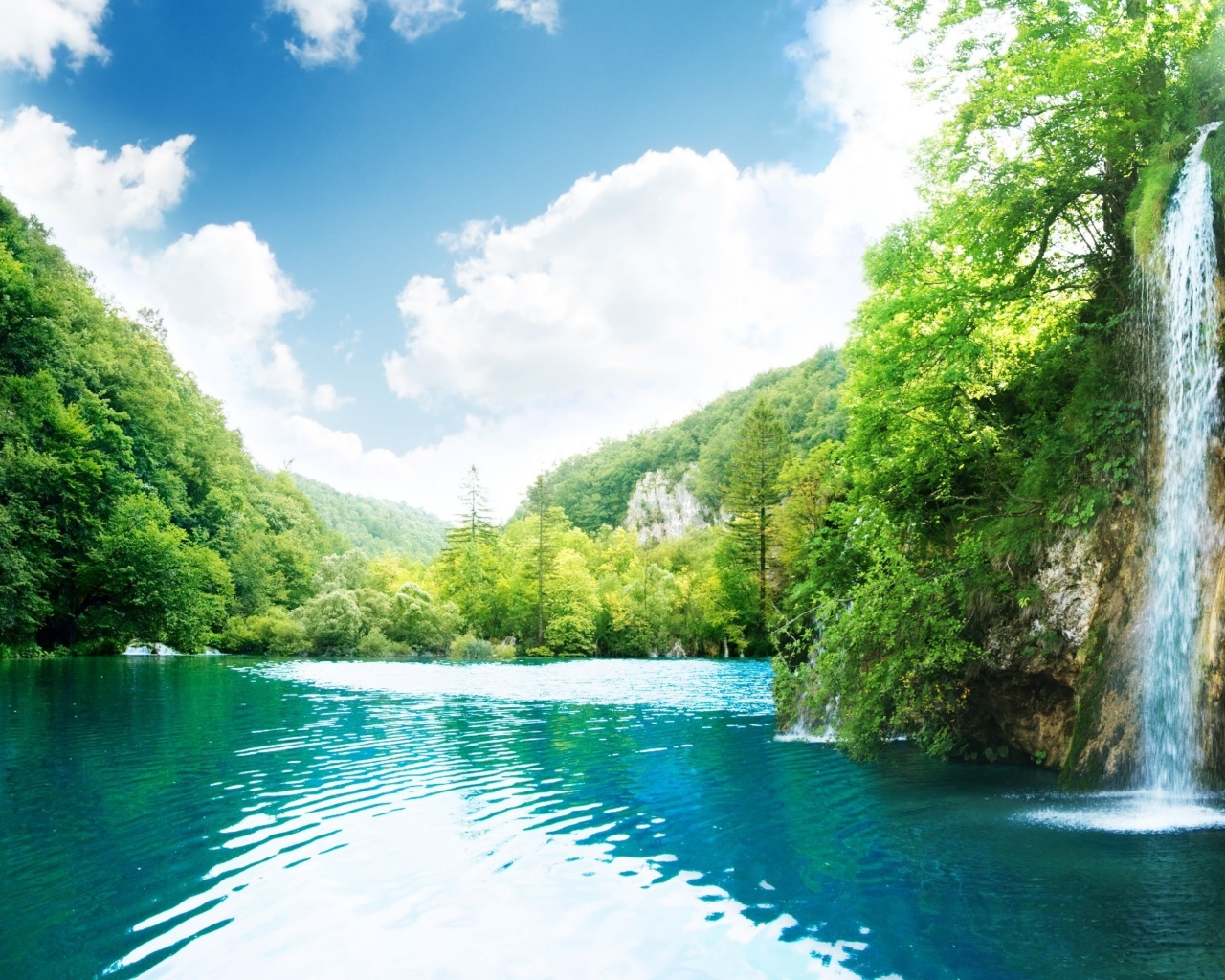 Водопад у реки обои