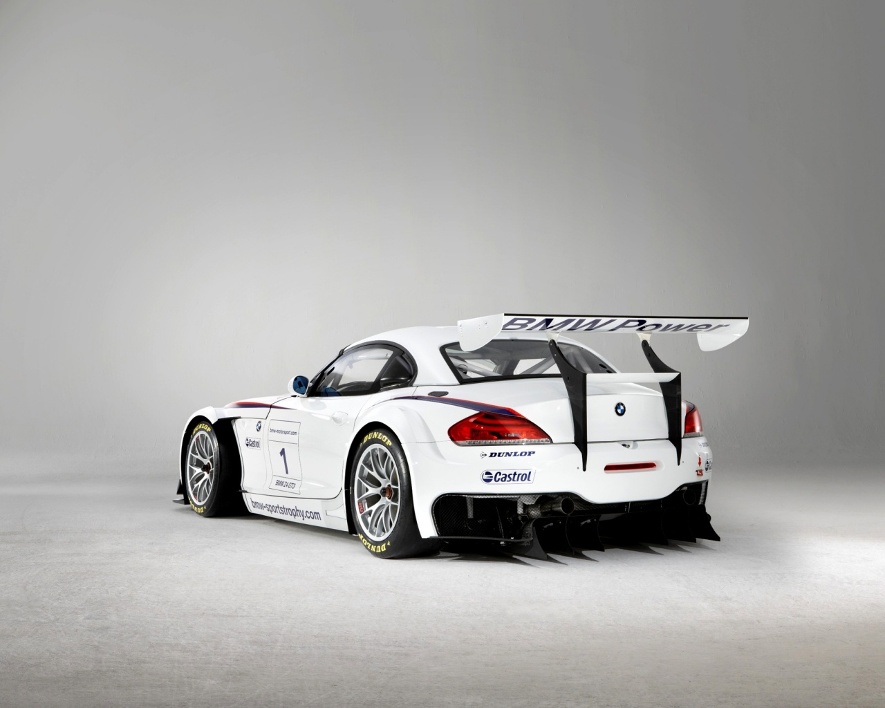 Рендер спортивного BMW обои