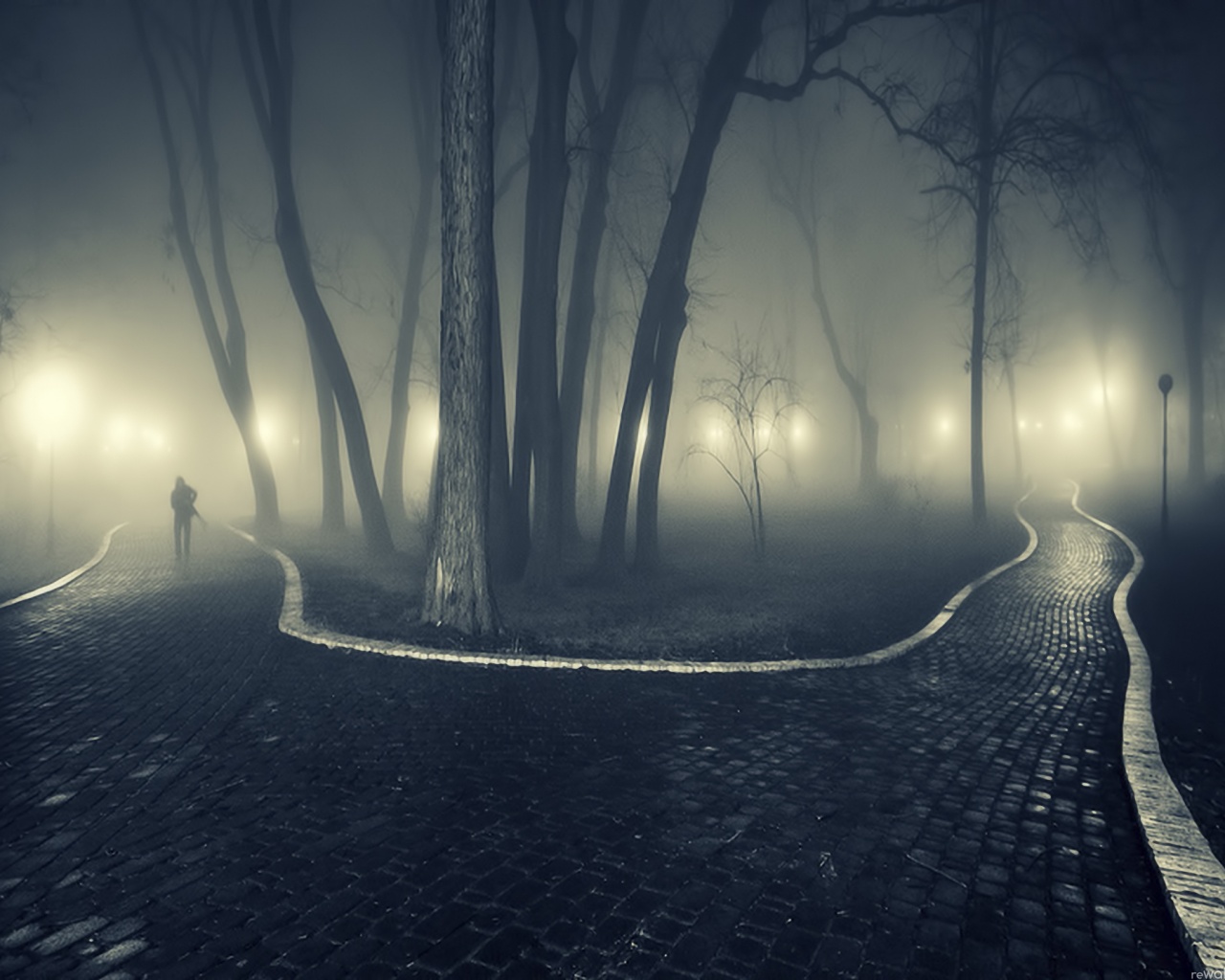 Пустынный лабиринт парковых дорожек обои