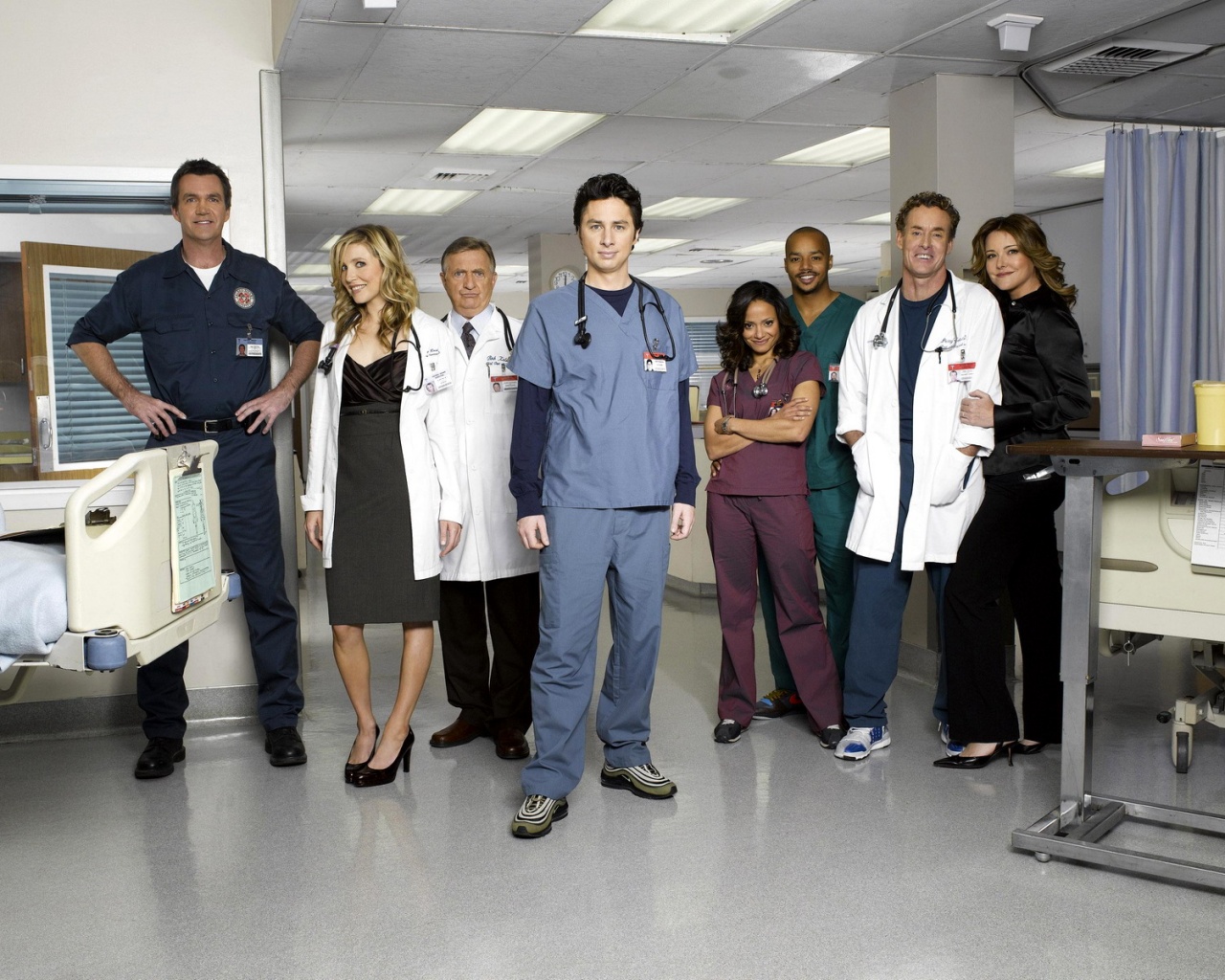 Герои сериала Клиника обои