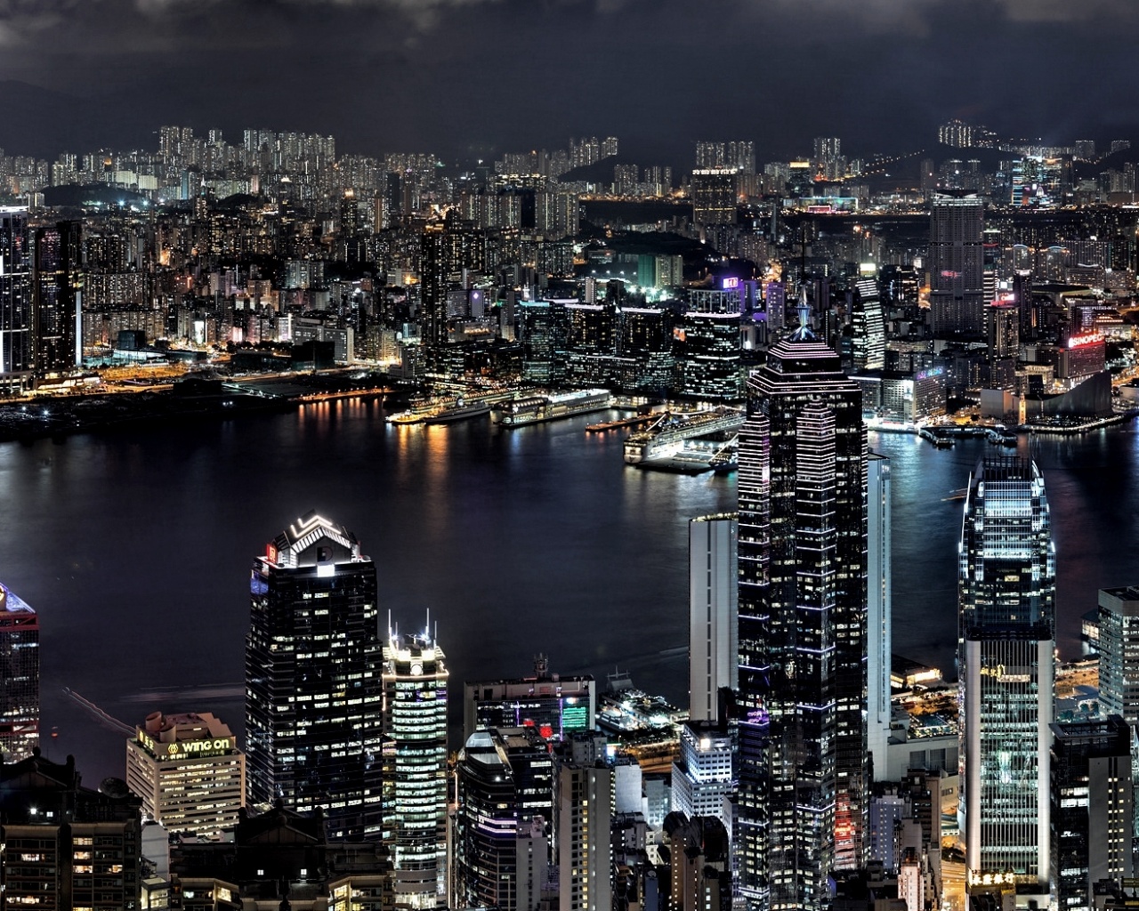 Небоскребы ночью обои