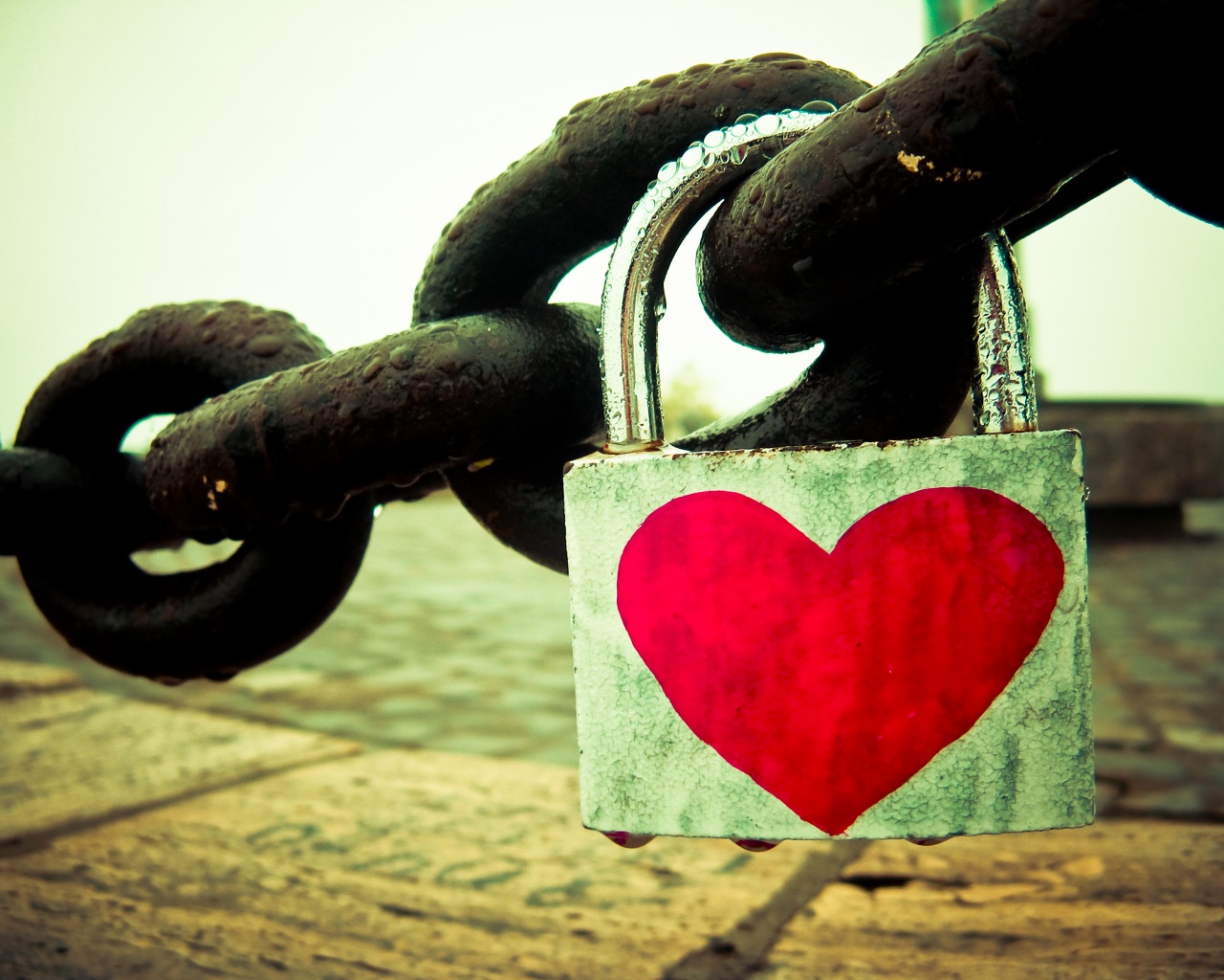 Замочек для влюбленных обои
