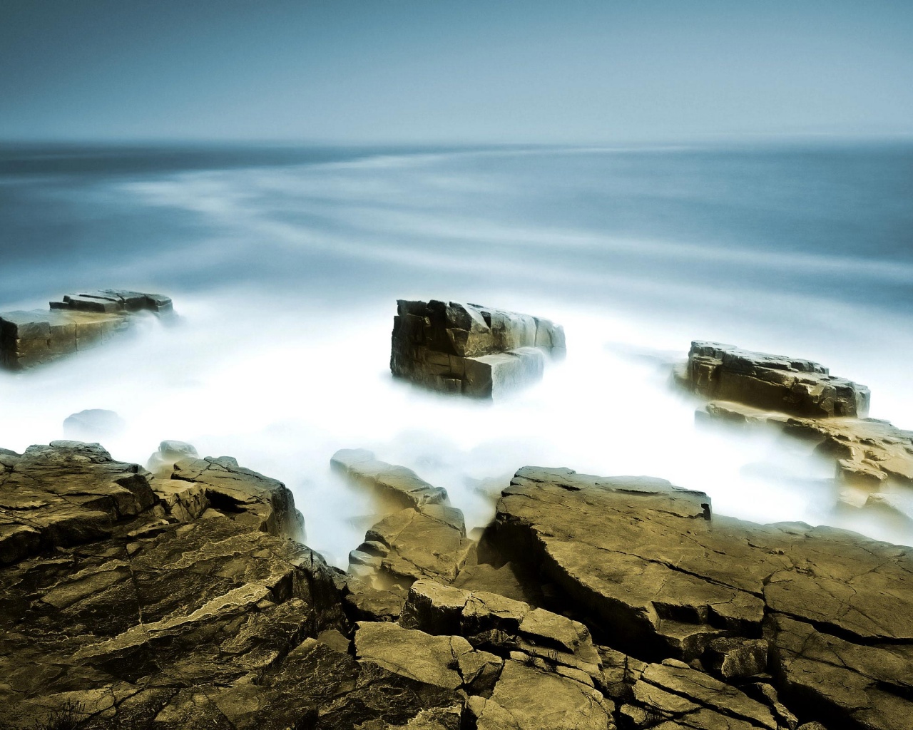 Скалы у моря обои