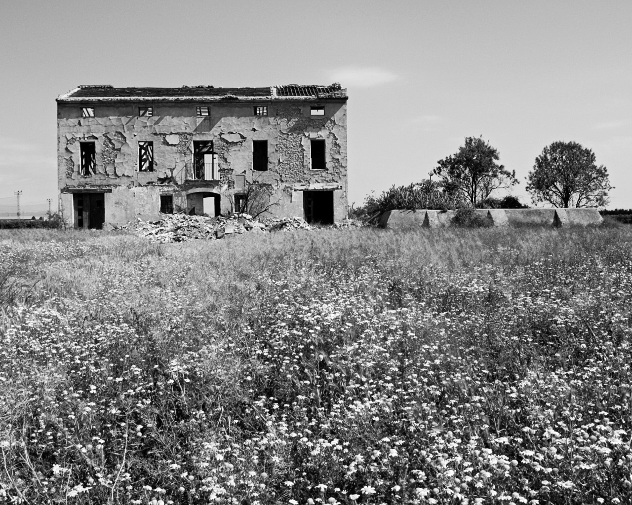 Руины жилого дома обои