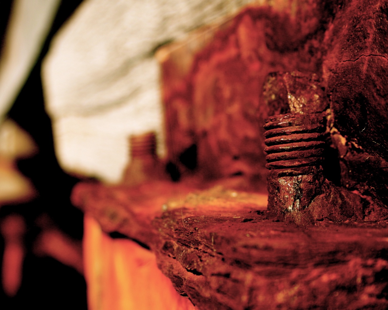 Проржавевшие болты обои