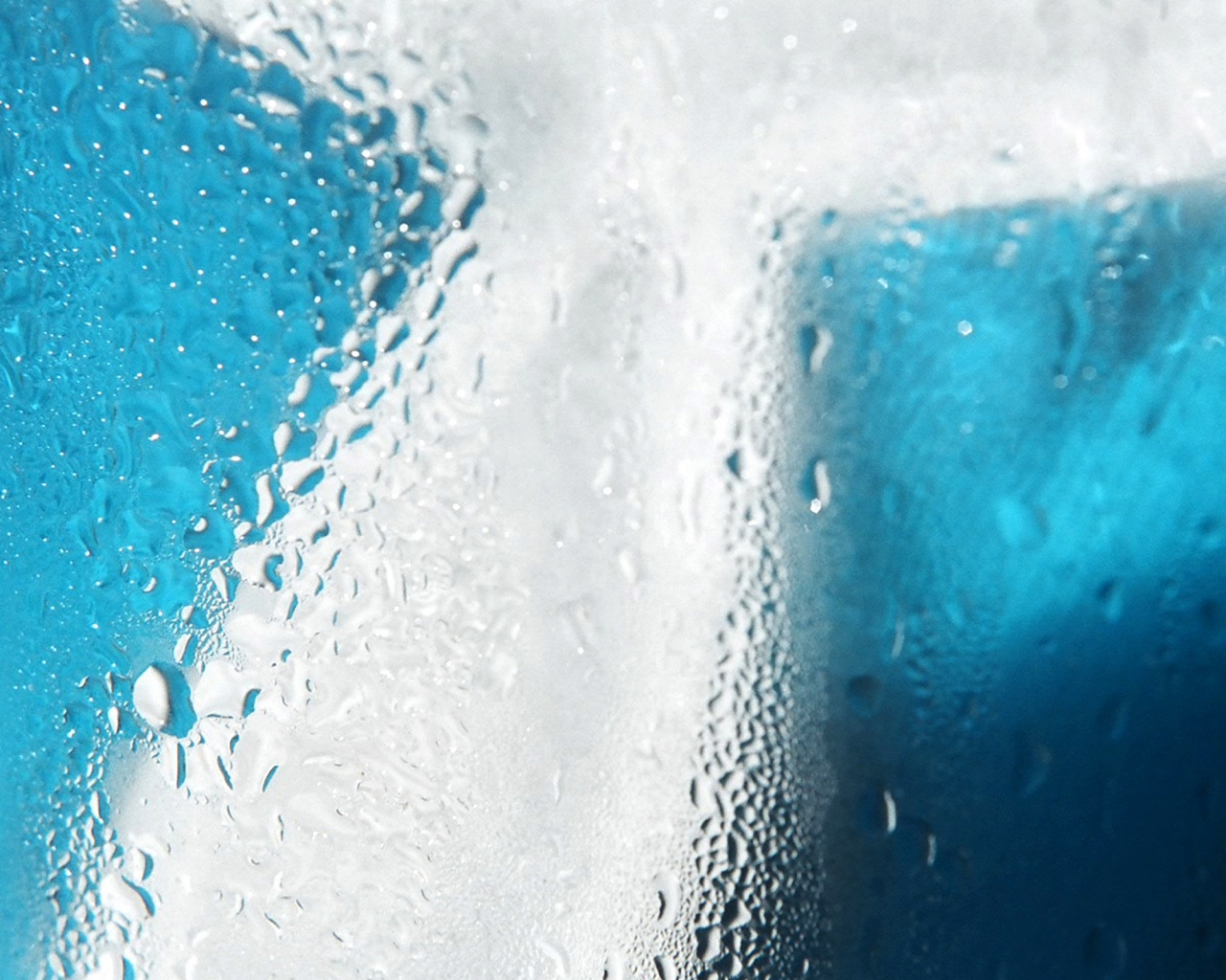 За стеклом обои