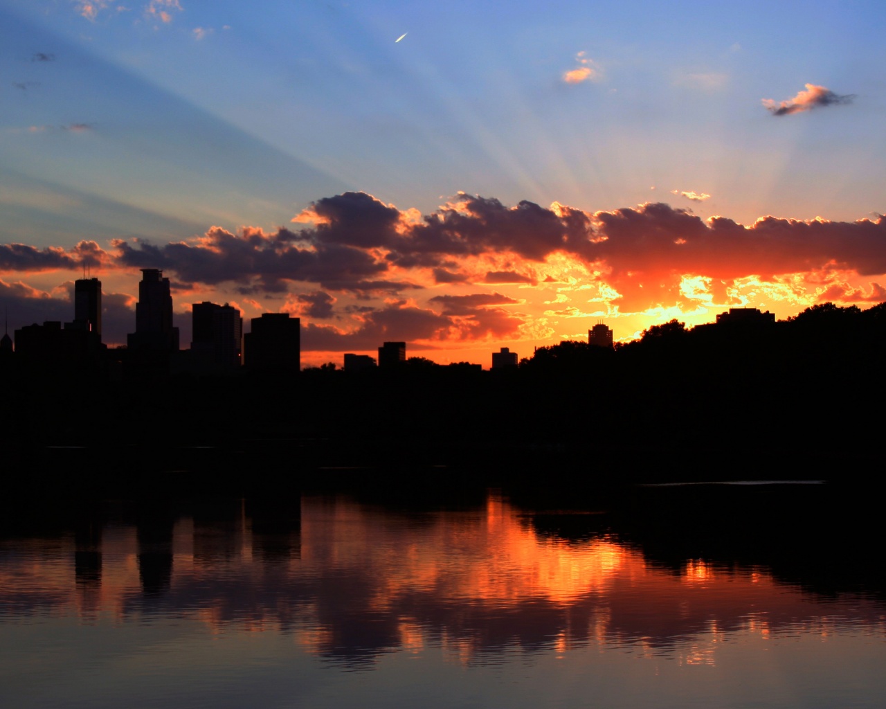 Закат над городом обои