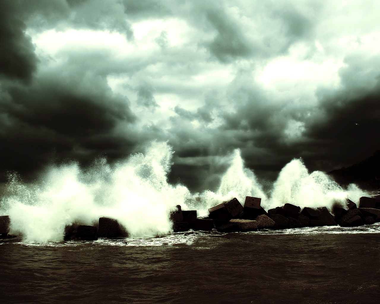 Буря в океане обои