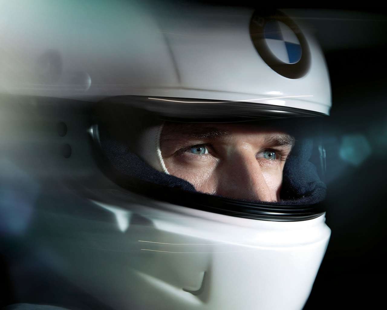 Гонщик BMW обои