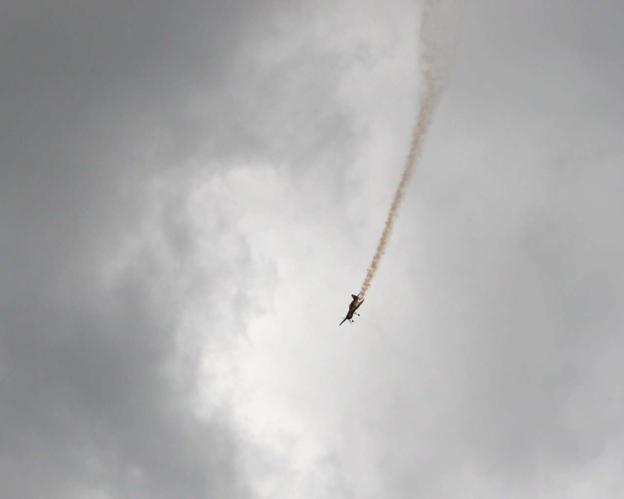 Падающий самолёт обои