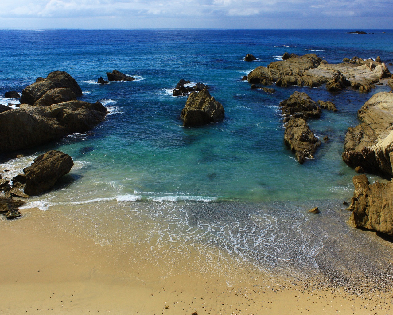 Каменистая бухта обои