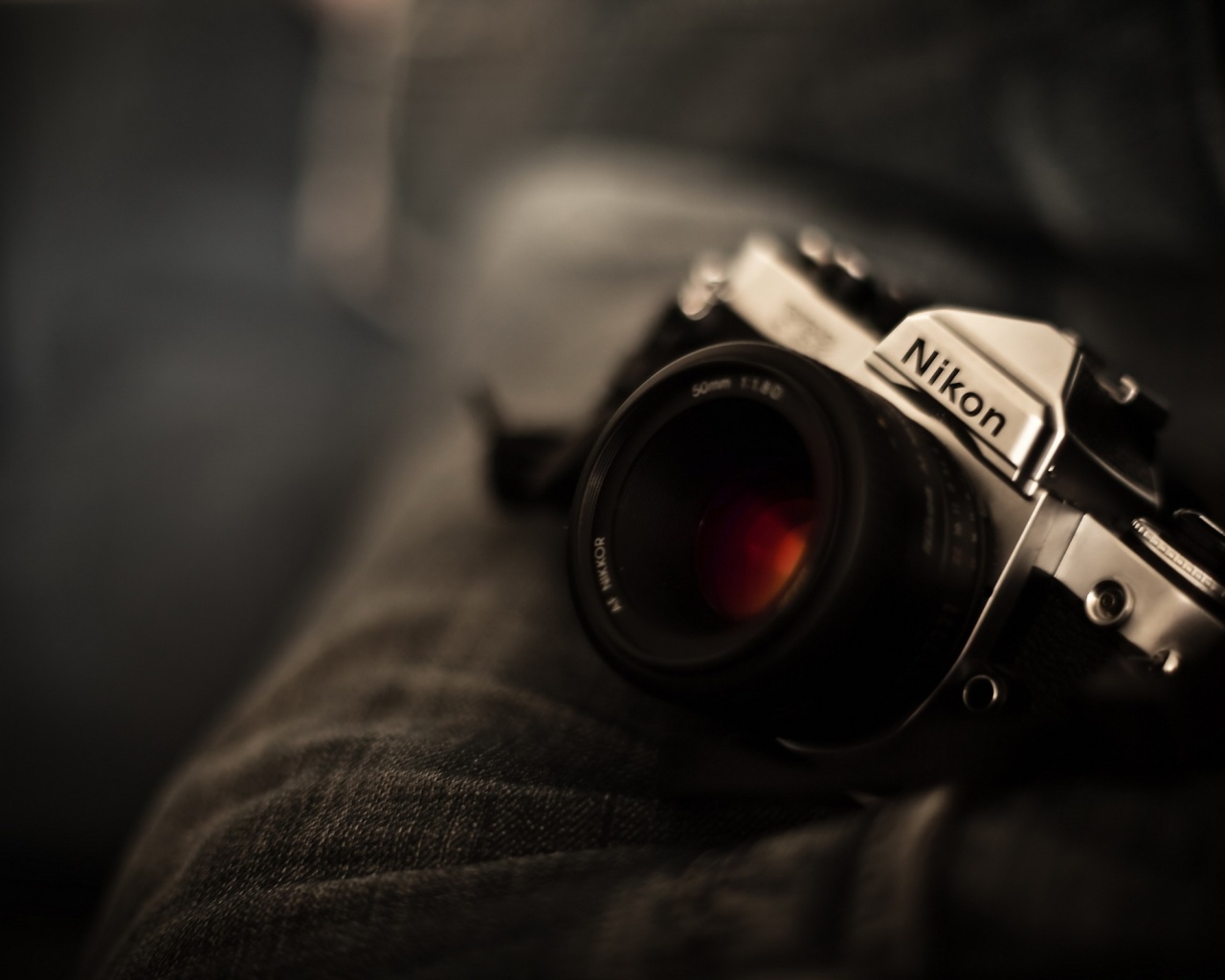Плёночный фотоаппарат Nikon обои