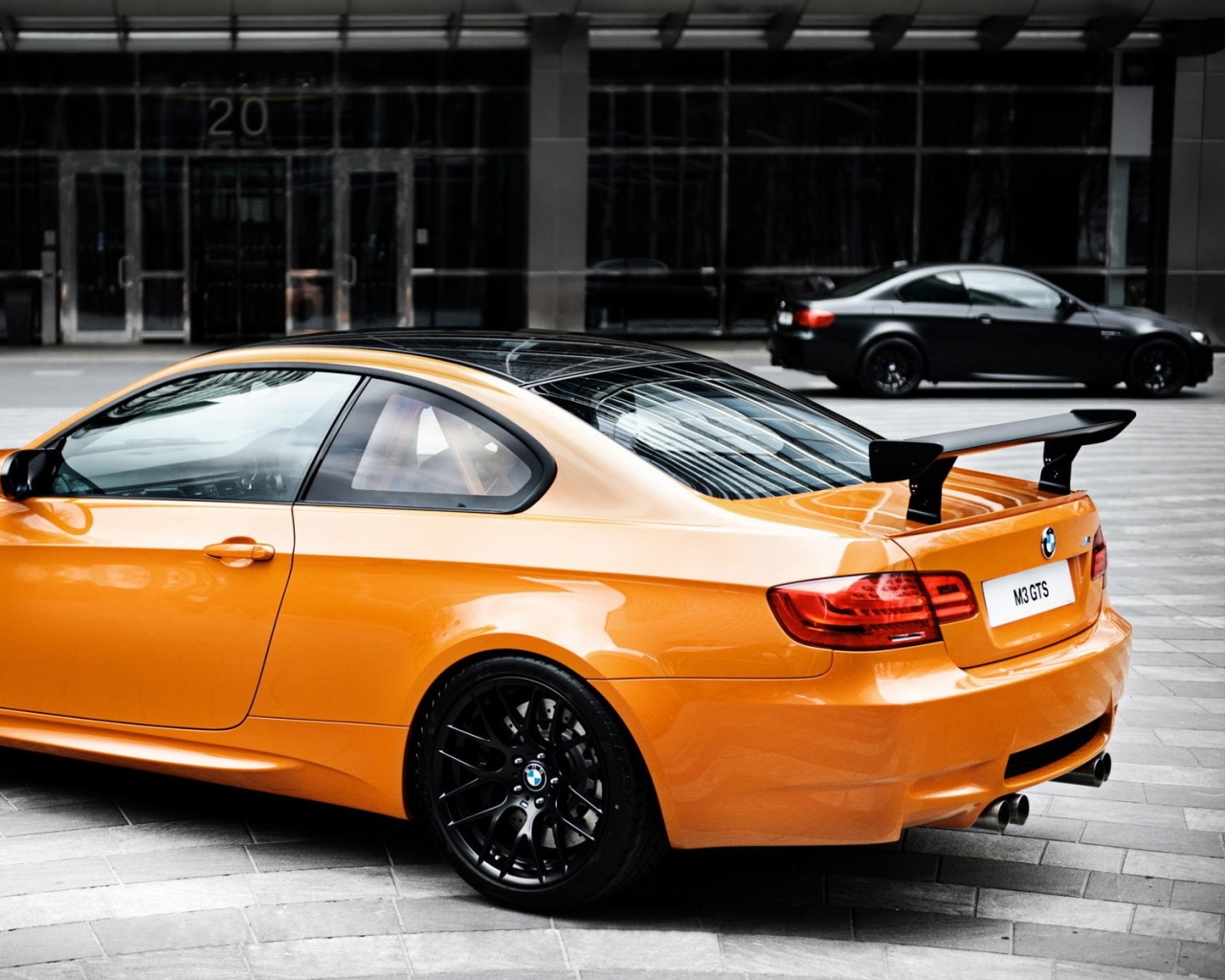 Оранжевый BMW M3 обои