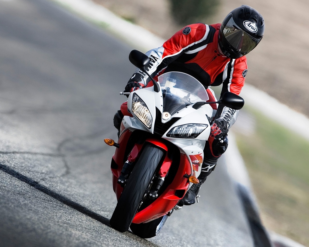 Мотоциклист на спортбайке обои
