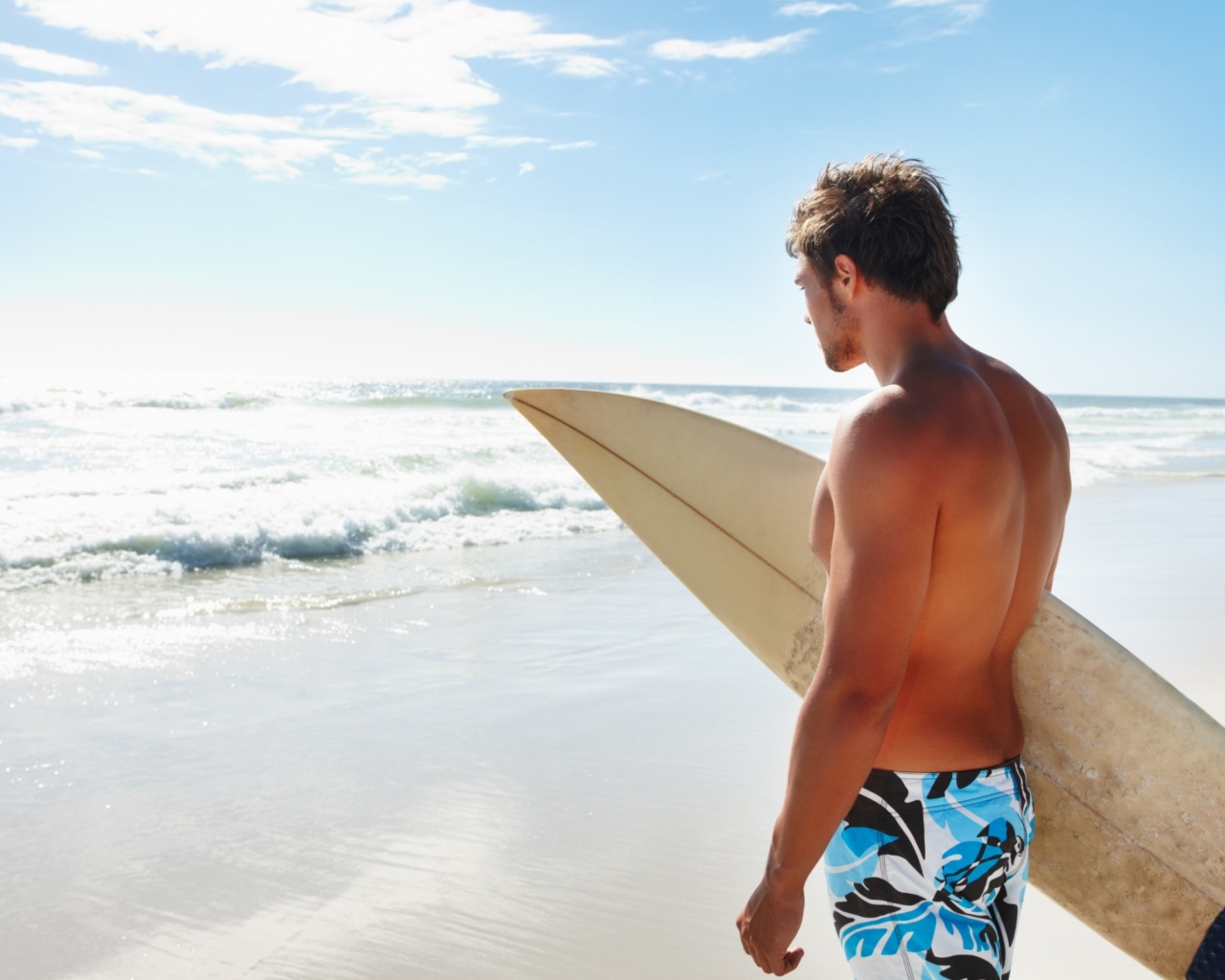 Собирается оседлать волну обои