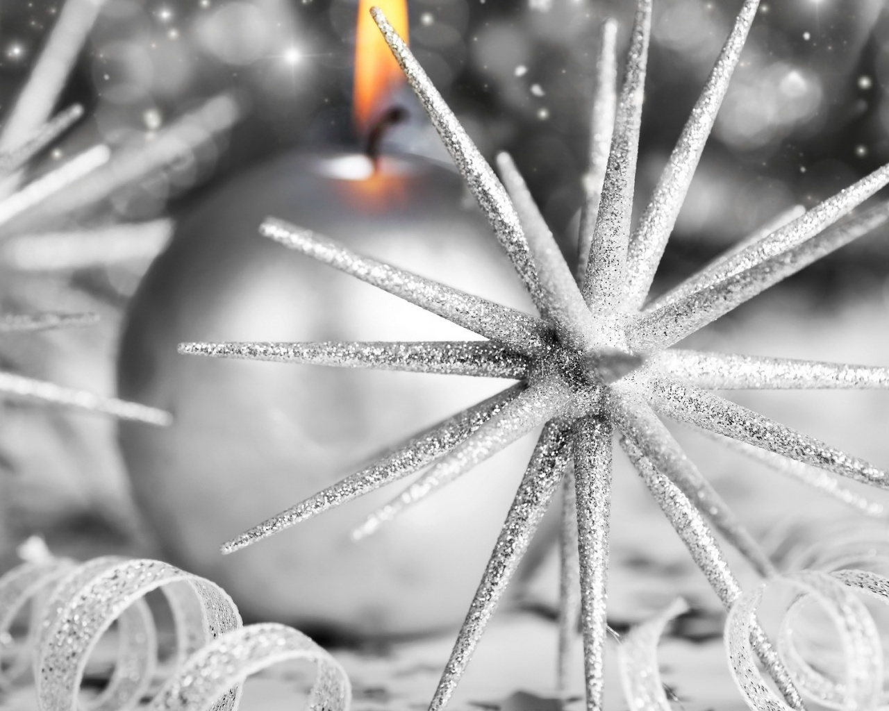 Новогодние игрушки и украшения обои