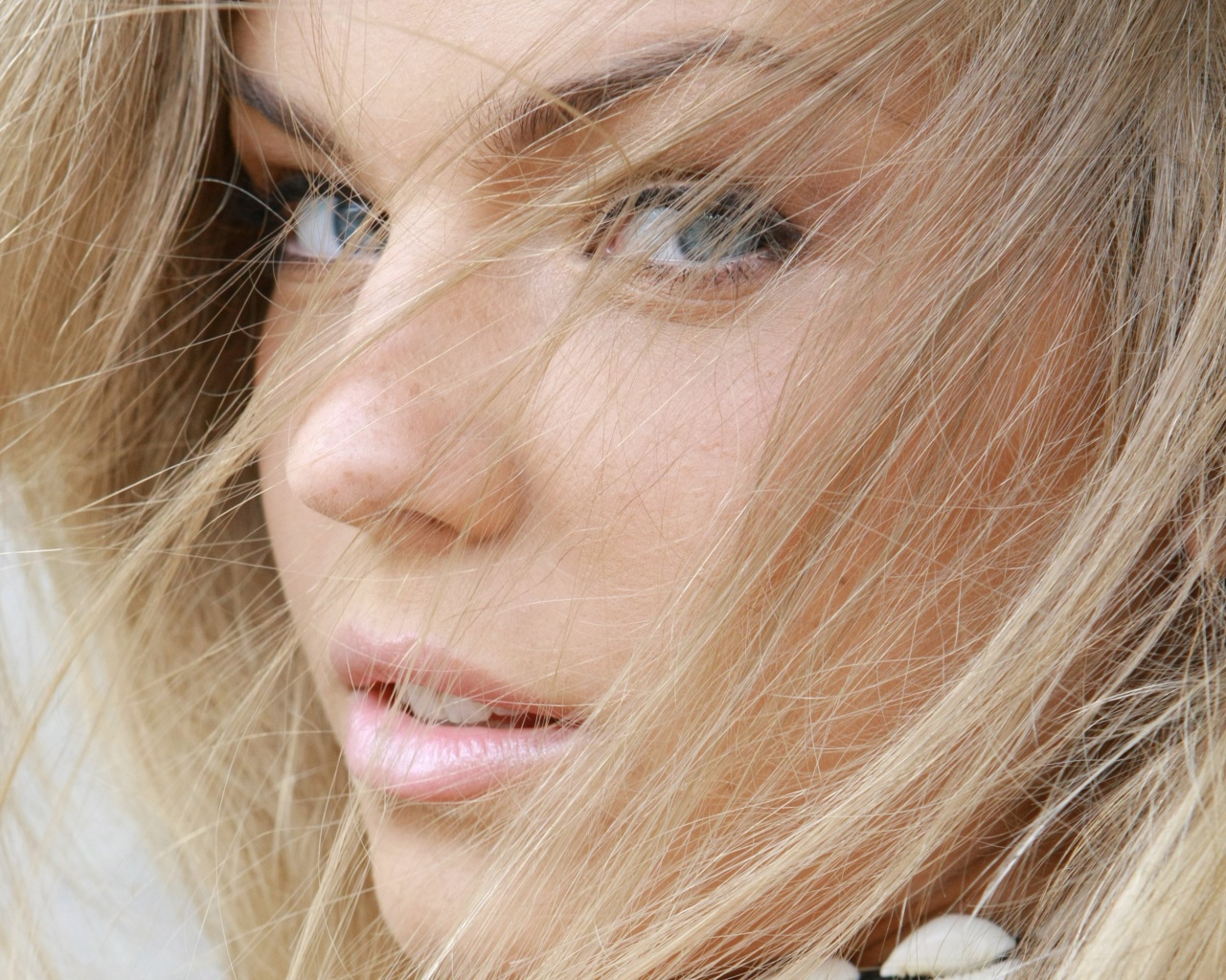 Завораживающий взгляд обои