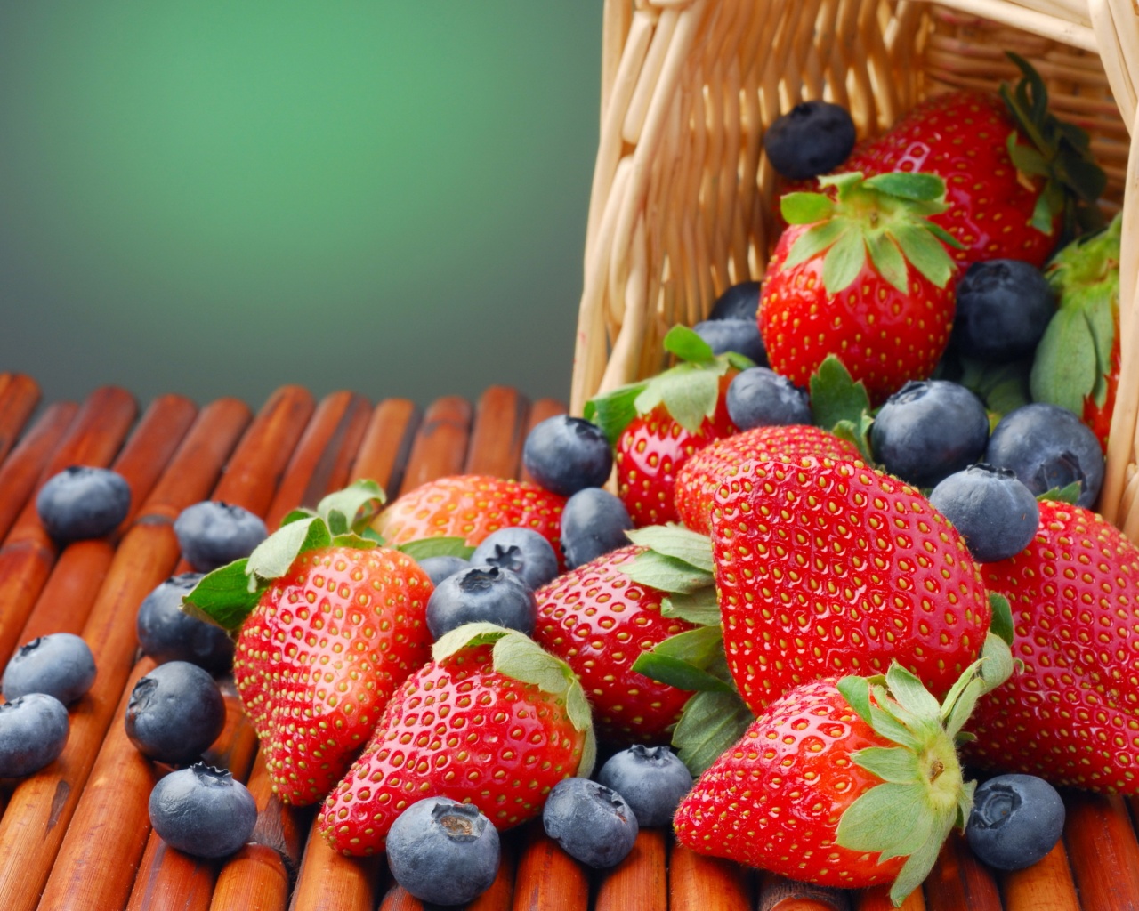 Спелые ягоды обои