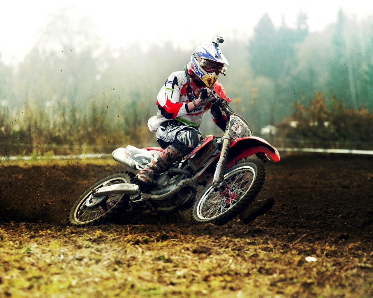 Зрелищное ралли на мотоциклах обои