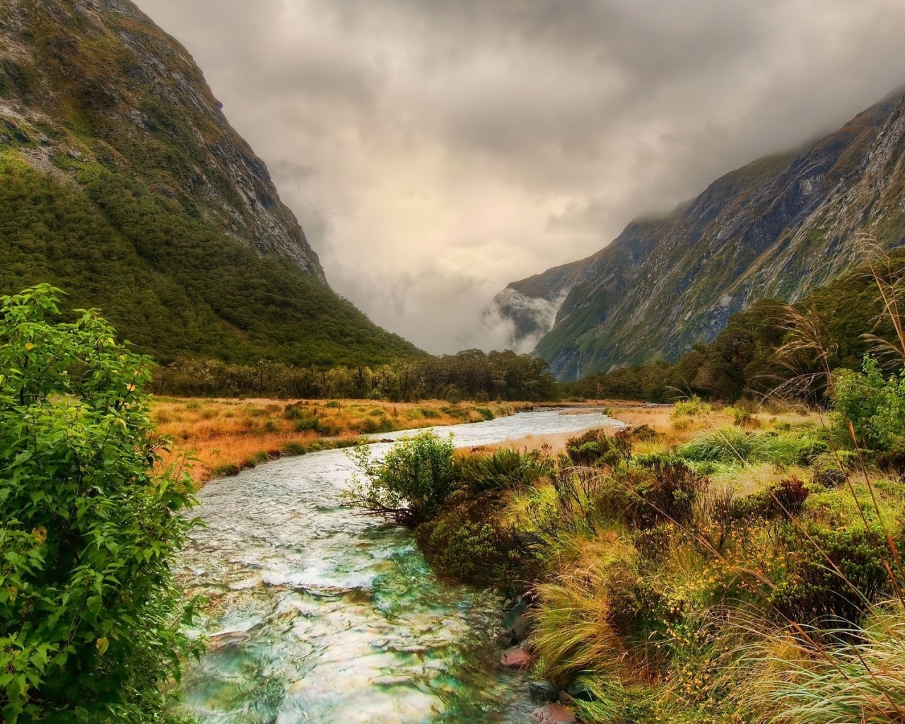 Горная река обои