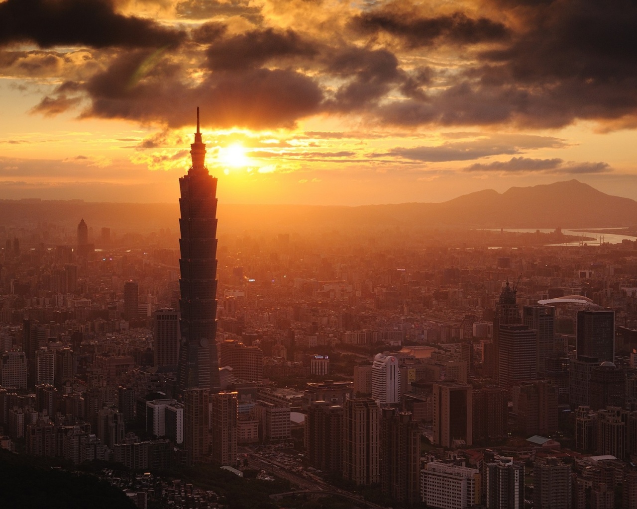 Башня на закате обои