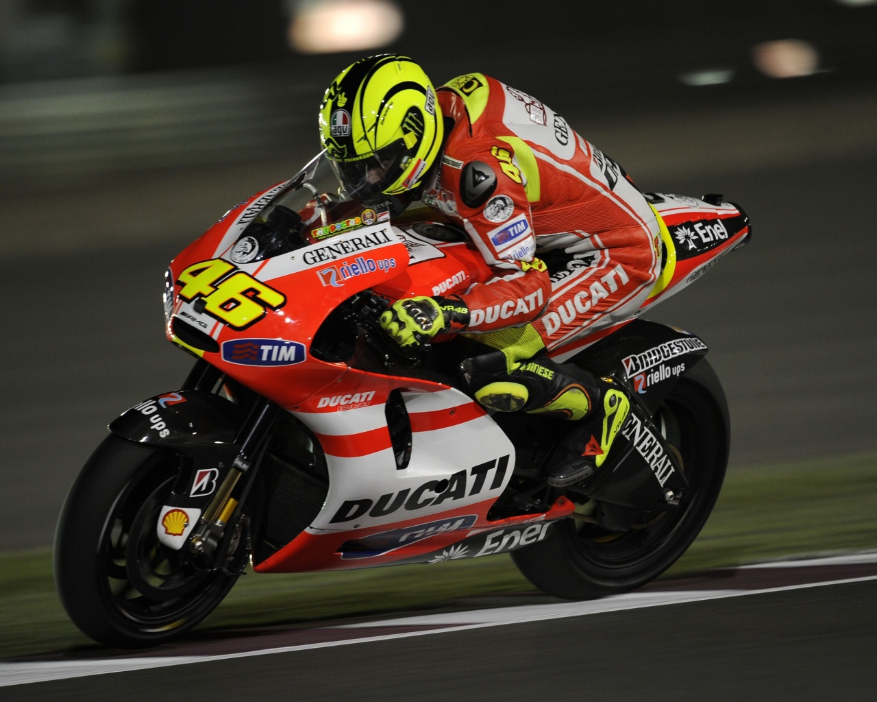 Мотоциклист на треке обои