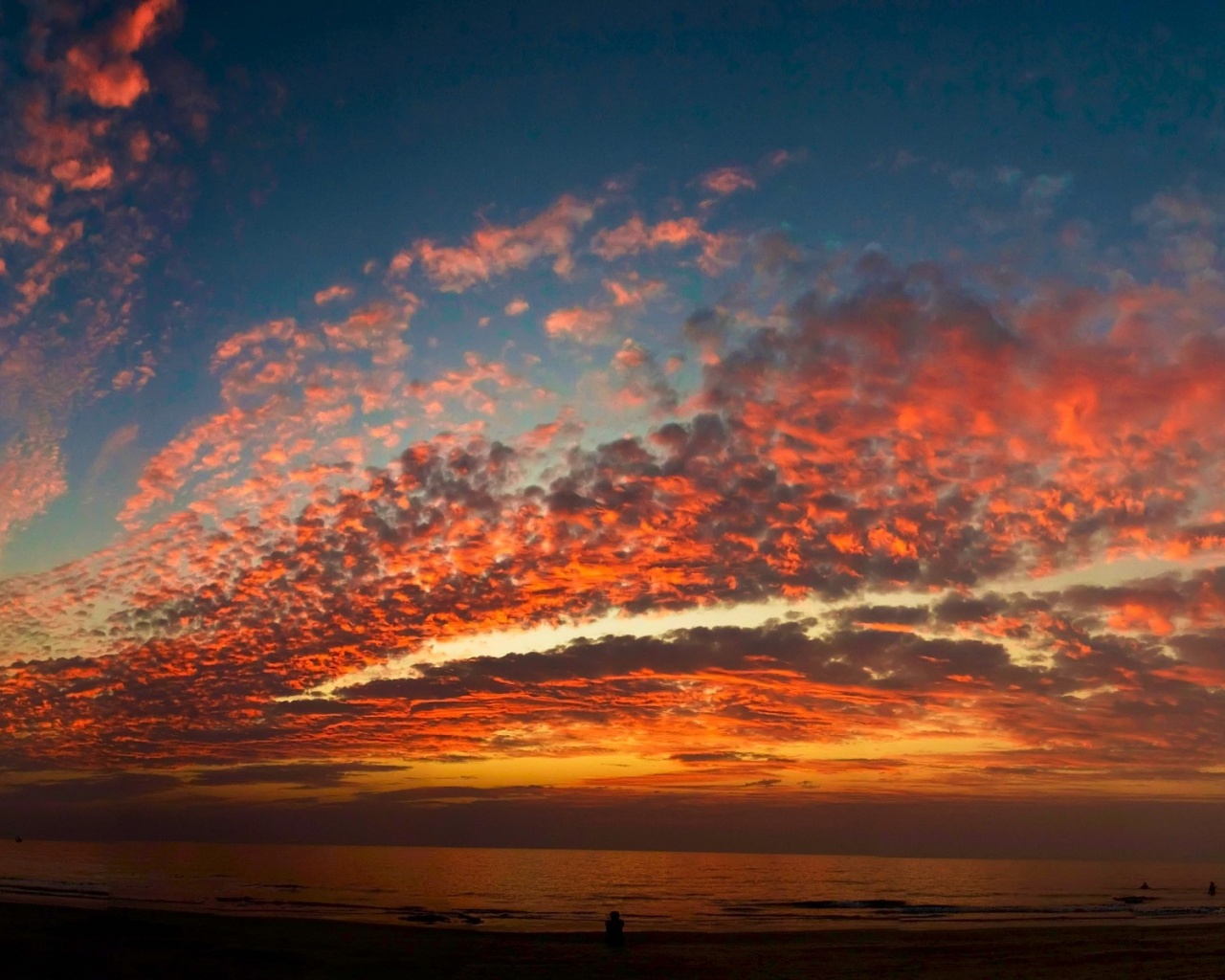 Изумитеьное закатное небо обои