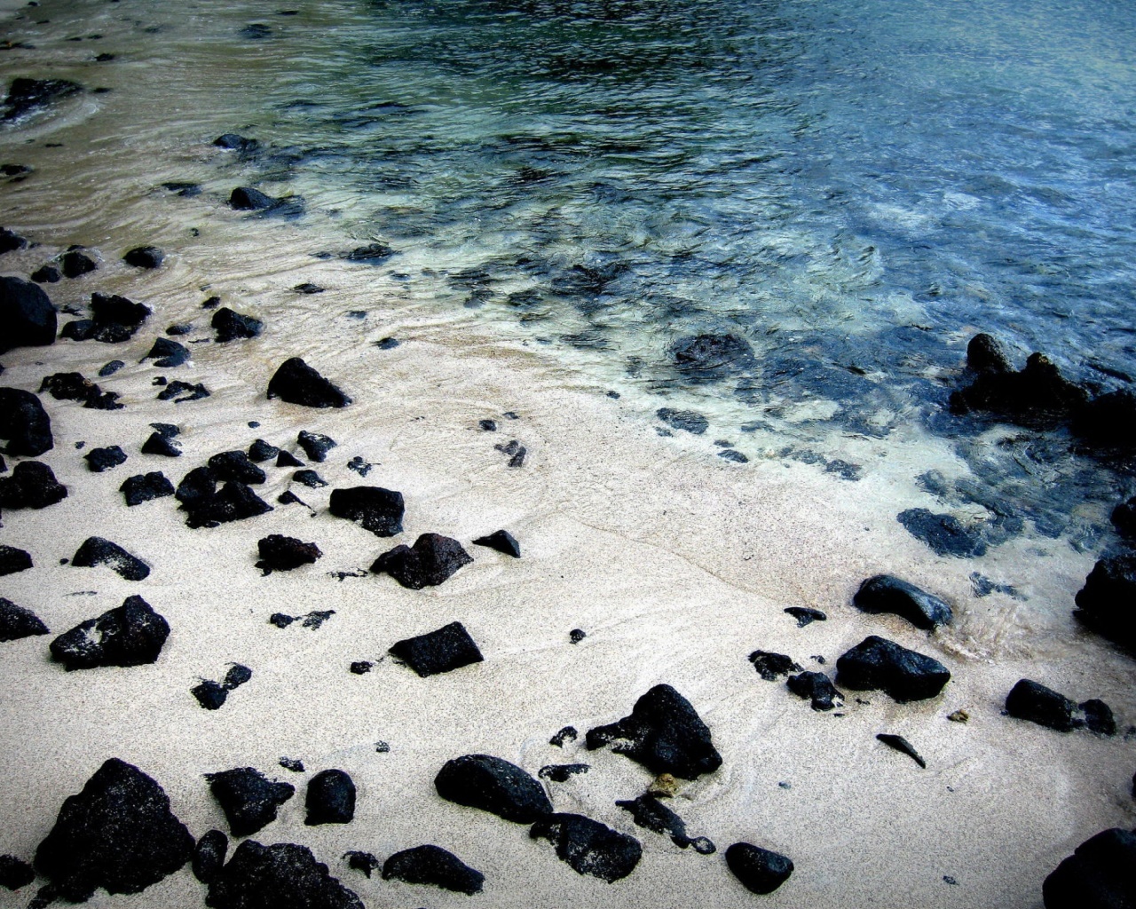 Каменистый берег обои