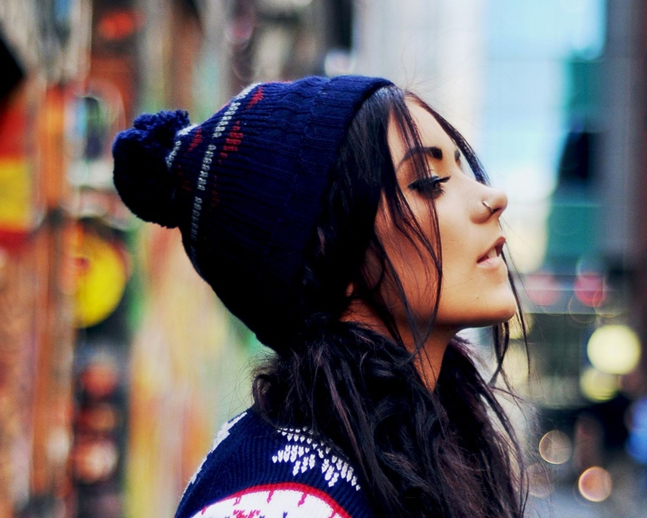 Девушка в шапке обои